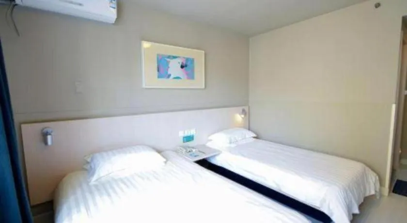 Bed in Jinjiang Inn - Xishan Road