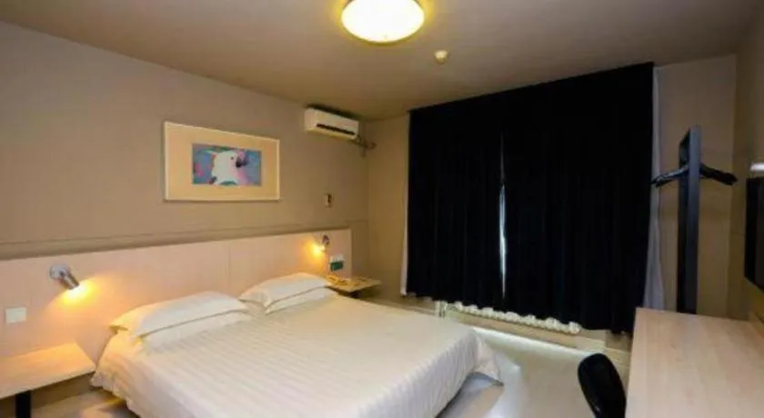 Bed in Jinjiang Inn - Xishan Road