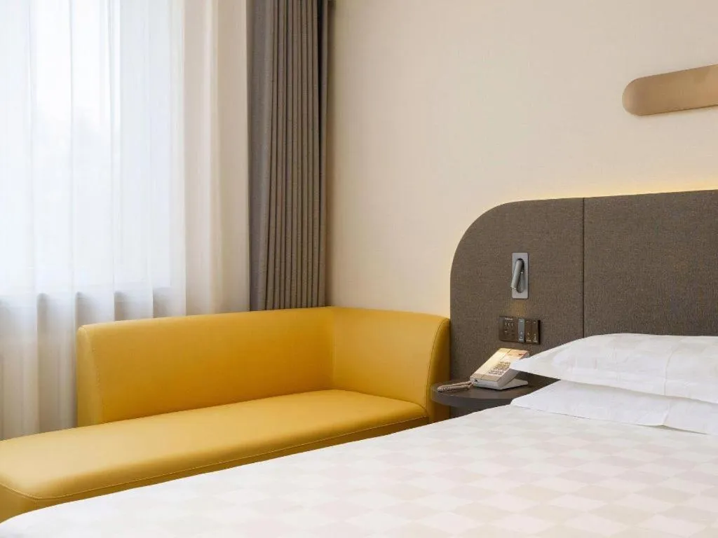 Bed in Jinjiang Inn - Xishan Road