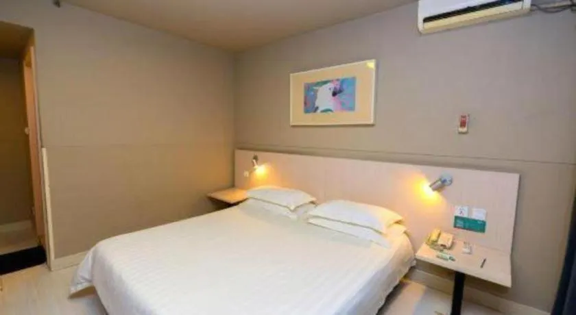 Bed in Jinjiang Inn - Xishan Road