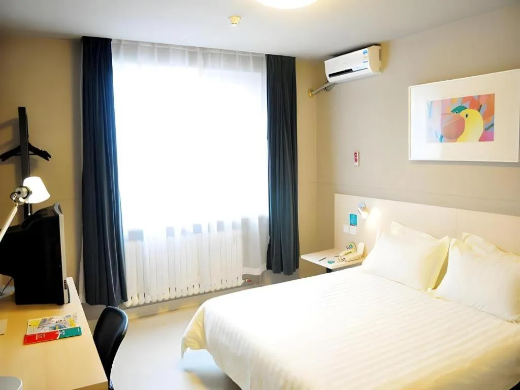 Bed in Jinjiang Inn - Xishan Road