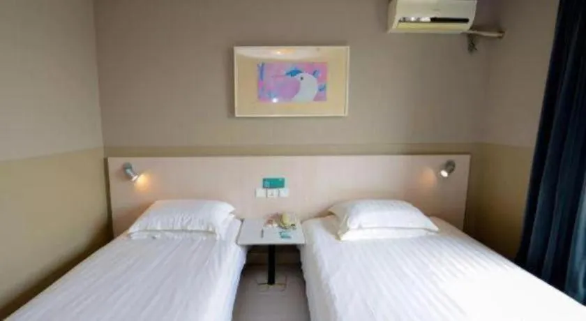 Bed in Jinjiang Inn - Xishan Road