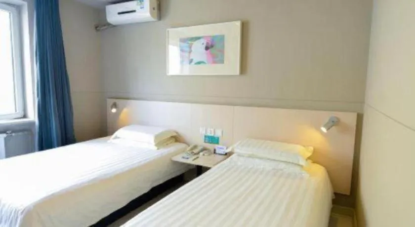 Bed in Jinjiang Inn - Xishan Road