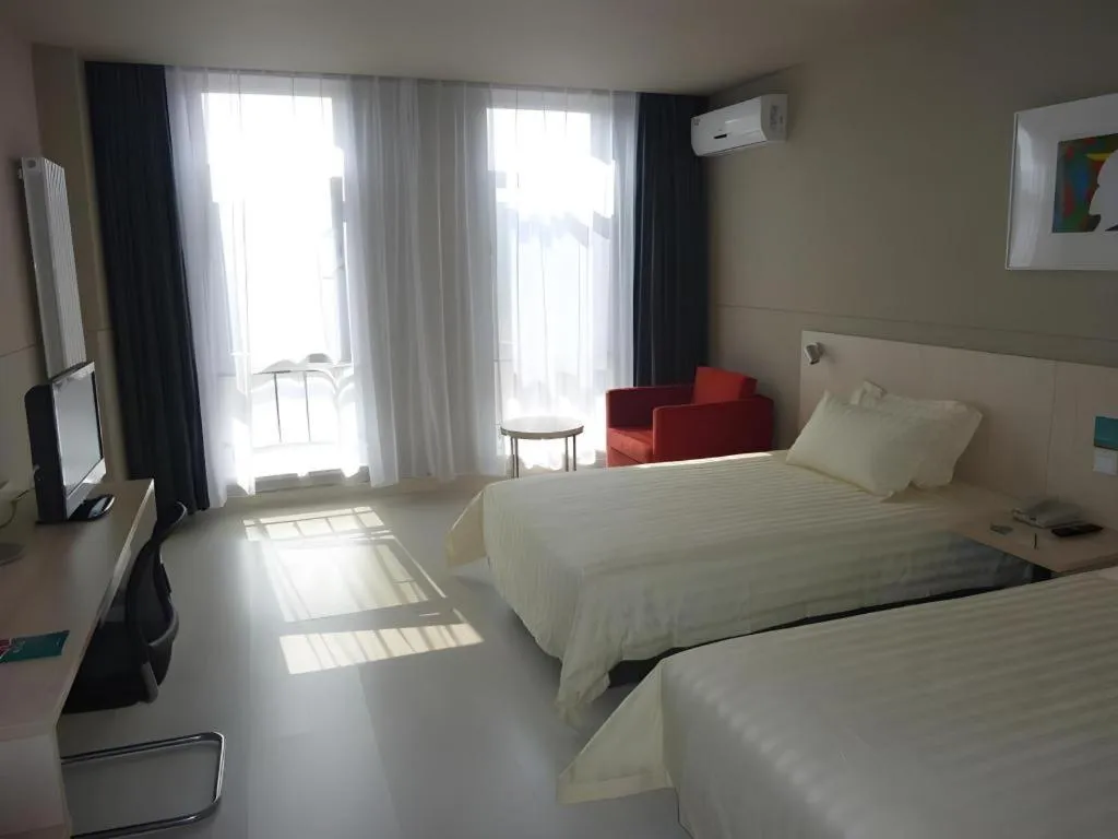 Bed in Jinjiang Inn Yantai Penglaige Zhonglou North Road