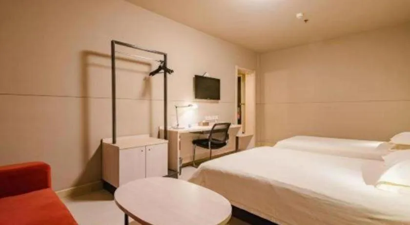 Bed in Jinjiang Inn Jiaozuo Gymnasium