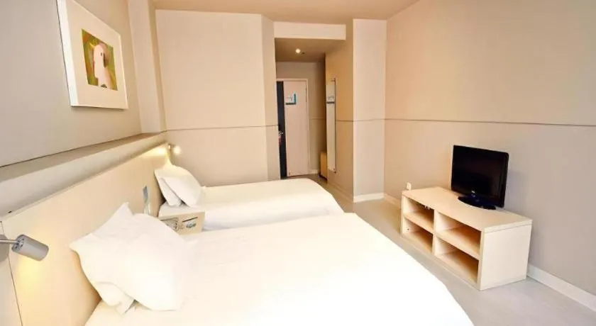 Bed in Jinjiang Inn Xuzhou Pizhou Sanchahe Road