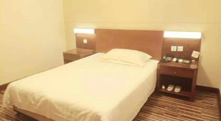Bed in Jinjiang Inn Shanghai North Bund Yangpu Bridge Branch