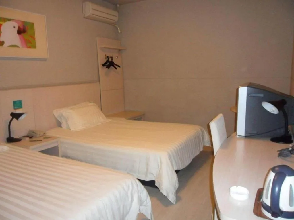 Bed in Jinjiang Inn Shanghai North Bund Yangpu Bridge Branch
