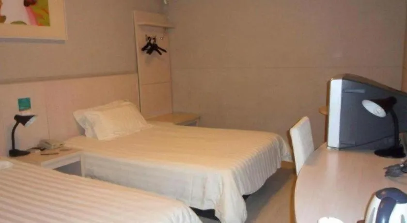Bed in Jinjiang Inn Shanghai North Bund Yangpu Bridge Branch