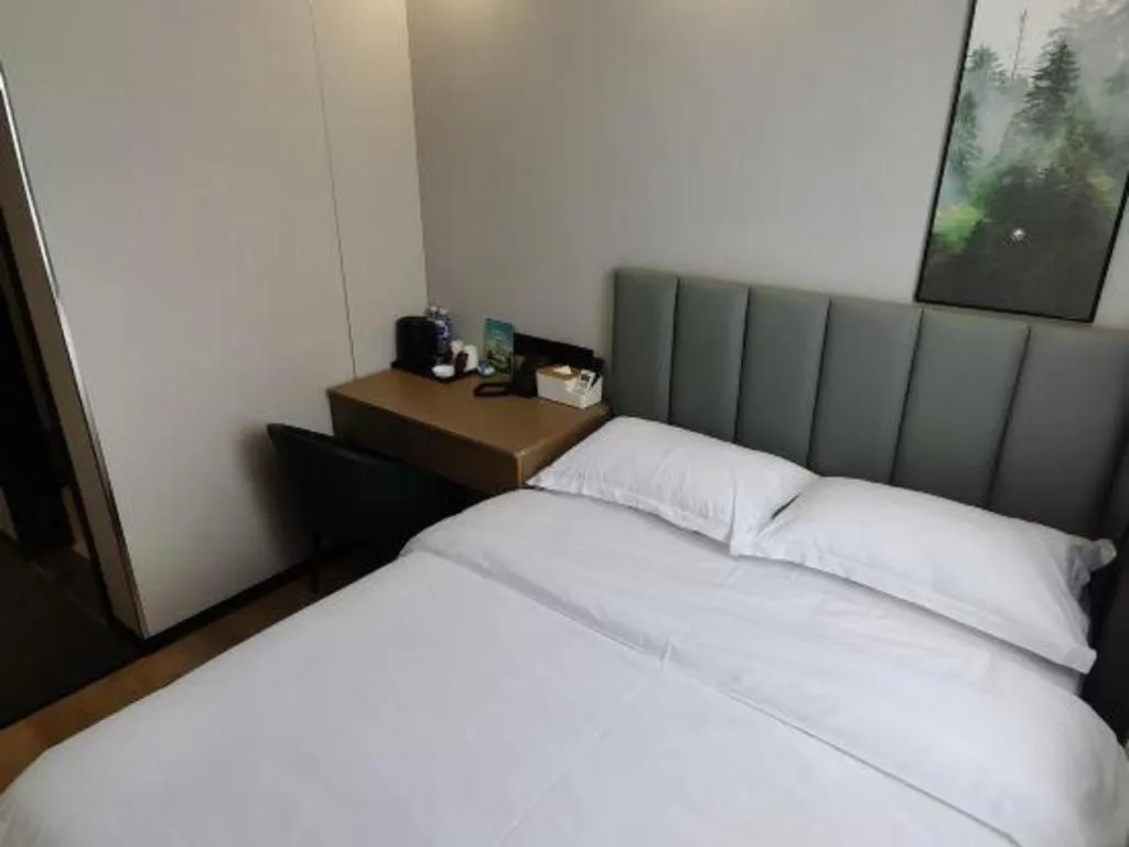 Bed in GreenTree Inn Jiangsu Xuzhou Western 3rd Ring Road Xiyuan Express Hotel