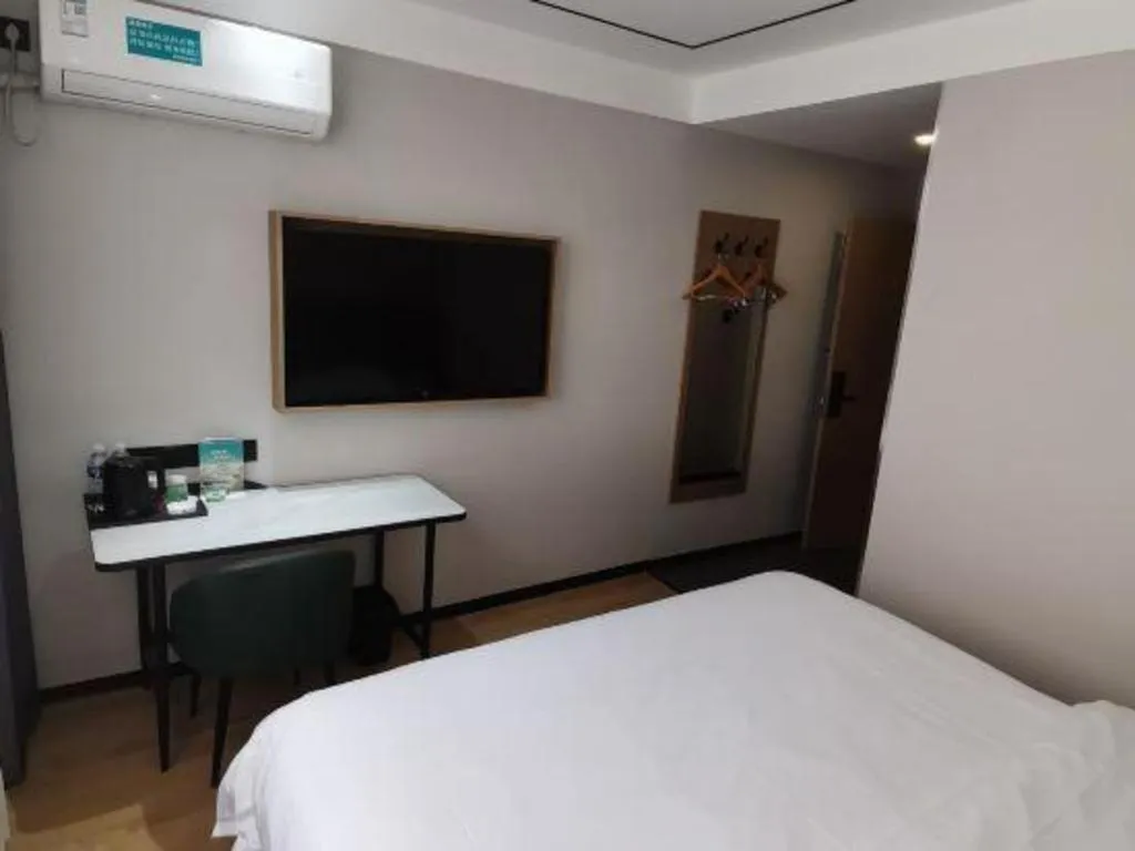 Bed in GreenTree Inn Jiangsu Xuzhou Western 3rd Ring Road Xiyuan Express Hotel