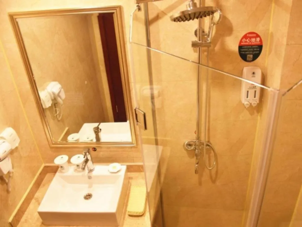 GreenTree Inn Jiangxi Shangrao Qianshan Ehu Avenue Express Hotel