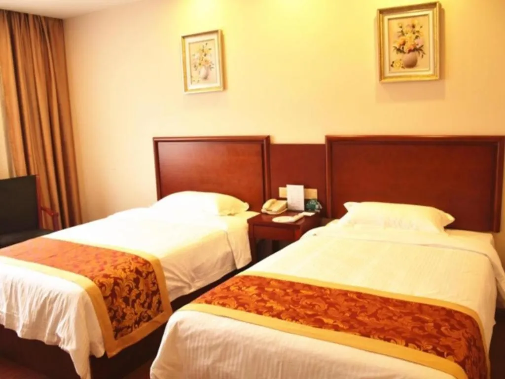 Bed in GreenTree Inn Jiangxi Shangrao Qianshan Ehu Avenue Express Hotel