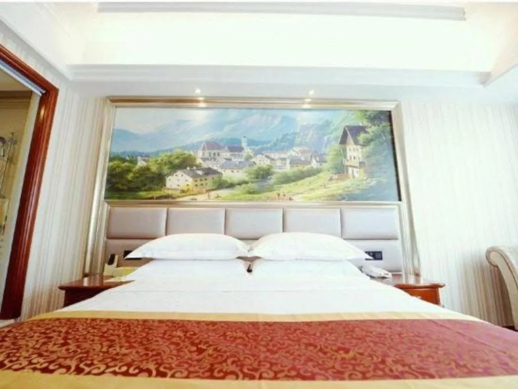 Bed in Vienna International Shanghai Nanxiang