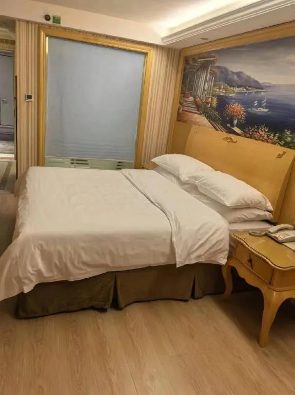 Bed in Vienna International Shanghai Nanxiang