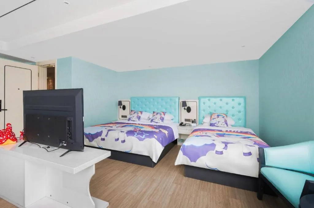 Bed in Qingdao Galaxy Holiday Hotel