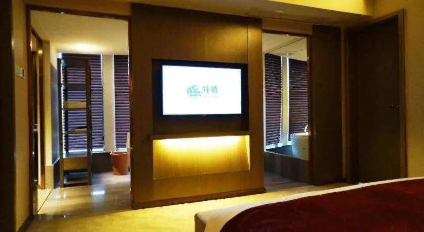 Bed in Chambery Hotel