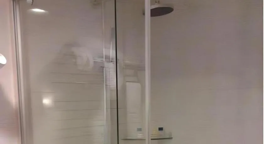 Tianjin Juchuan Lily Hotel