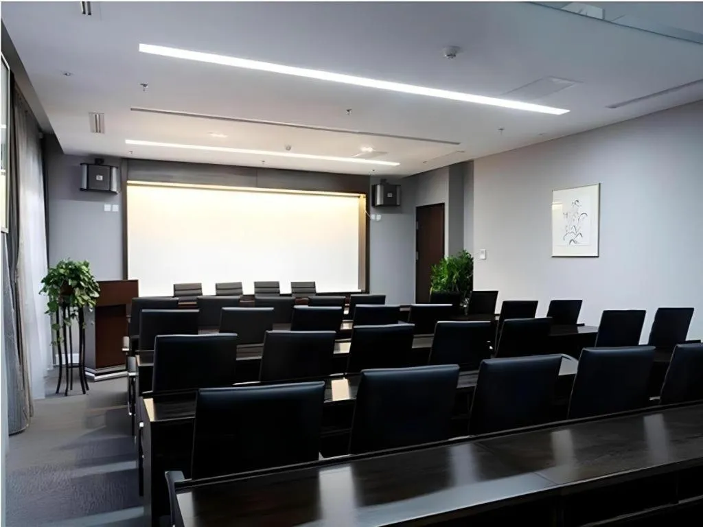 Tianjin Juchuan Lily Hotel