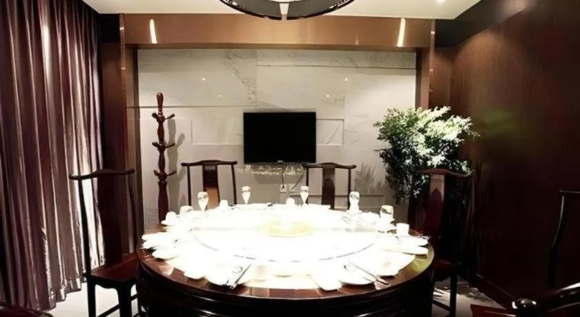 Tianjin Juchuan Lily Hotel
