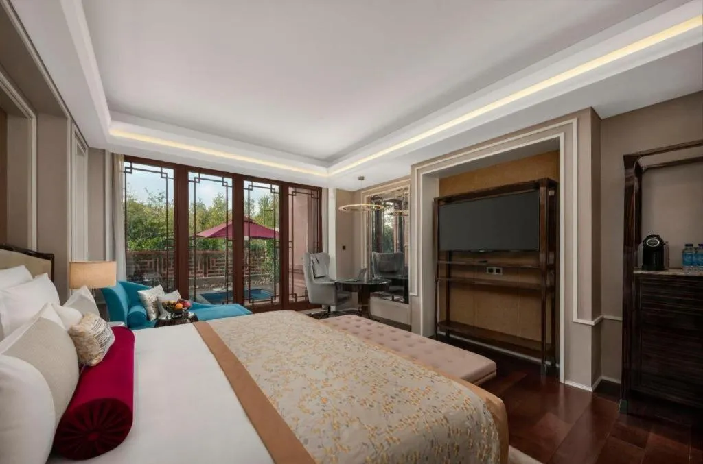 Bed in Grand Bay Hotel Beijing