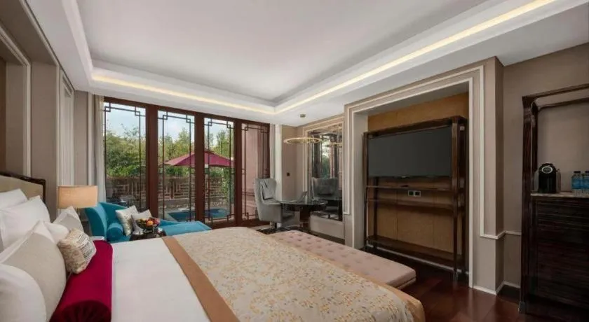 Bed in Grand Bay Hotel Beijing