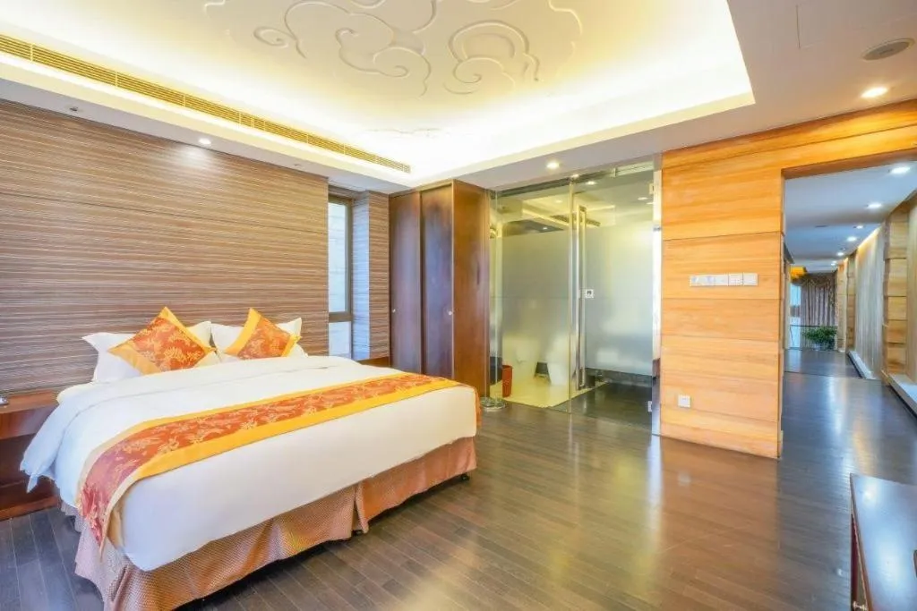 Bed in Suzhou Phoenix Hotspring Resort