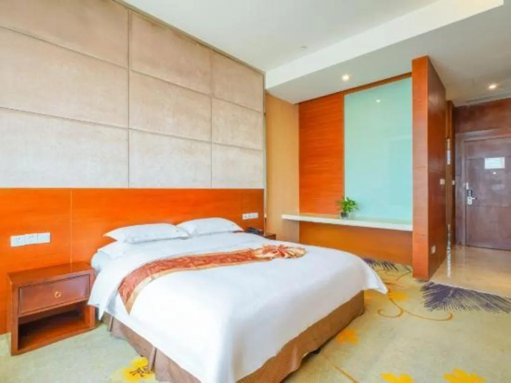 Bed in Suzhou Phoenix Hotspring Resort