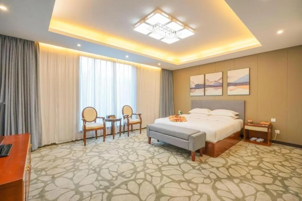 Bed in Suzhou Phoenix Hotspring Resort