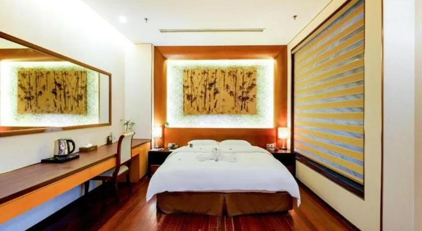 Bed in Suzhou Phoenix Hotspring Resort