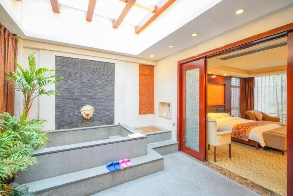 Bed in Suzhou Phoenix Hotspring Resort