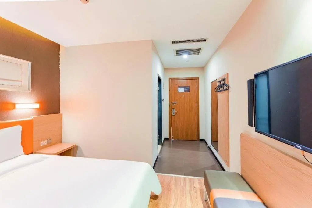 Bed in IU Hotel Tianjin Youyi Road Meijiang Exhibition Meiniu Metro Station