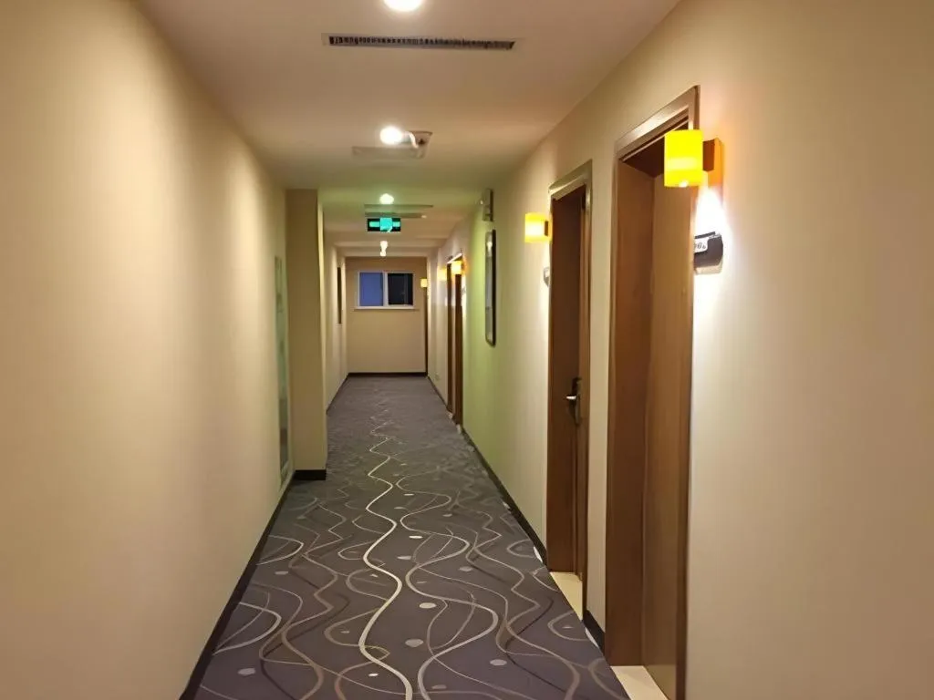 IU Hotel Tianjin Youyi Road Meijiang Exhibition Meiniu Metro Station