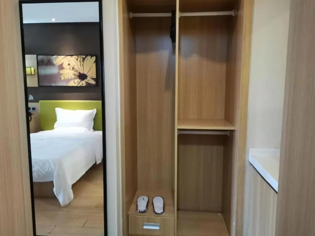 Bed in IU Hotel Chengdu High-Tech Zone Longhu Times Street