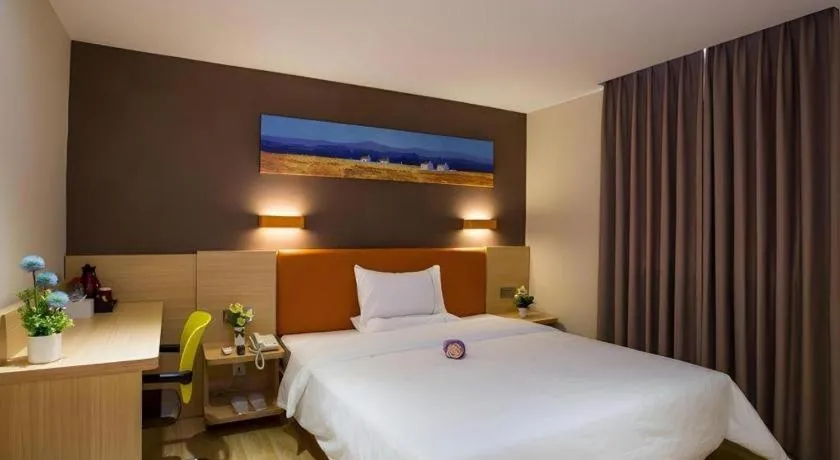 Bed in IU Hotel Chengdu High-Tech Zone Longhu Times Street