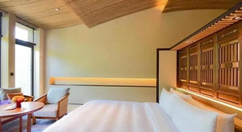 Bed in AHN LUH Zhu Jia Jiao