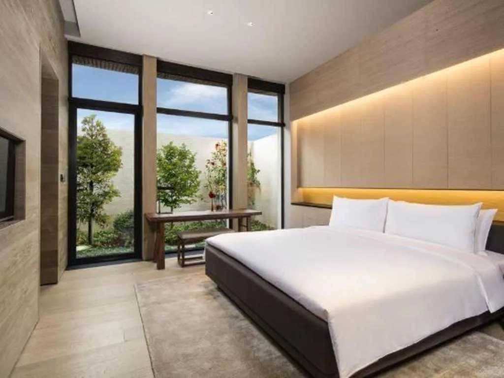 Bed in AHN LUH Zhu Jia Jiao