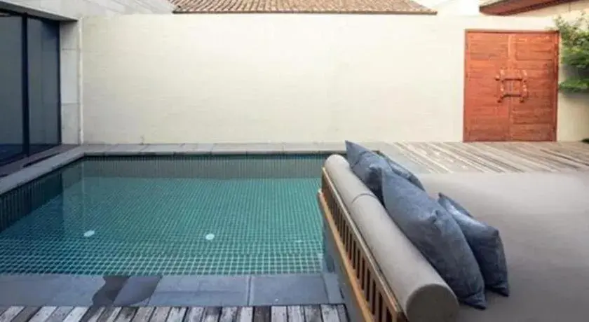 AHN LUH Zhu Jia Jiao AHN LUH Zhu Jia Jiao