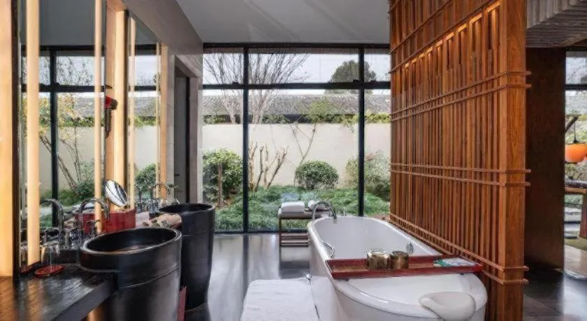 AHN LUH Zhu Jia Jiao