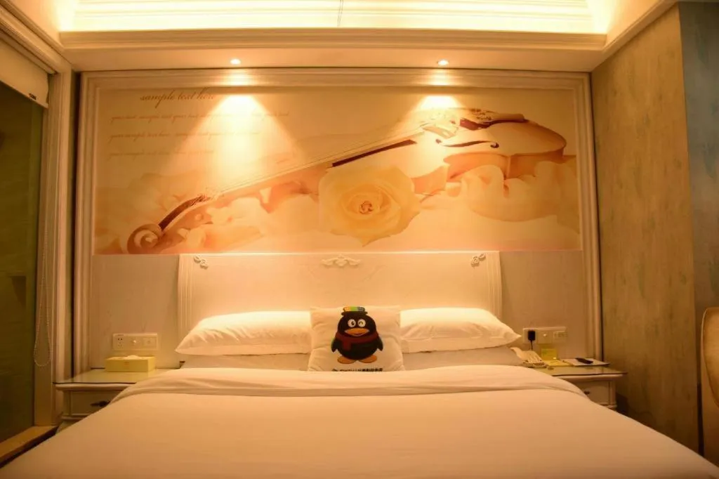 Bed in Vienna Hotel Guiyang Jiaxiulou Jichang Road