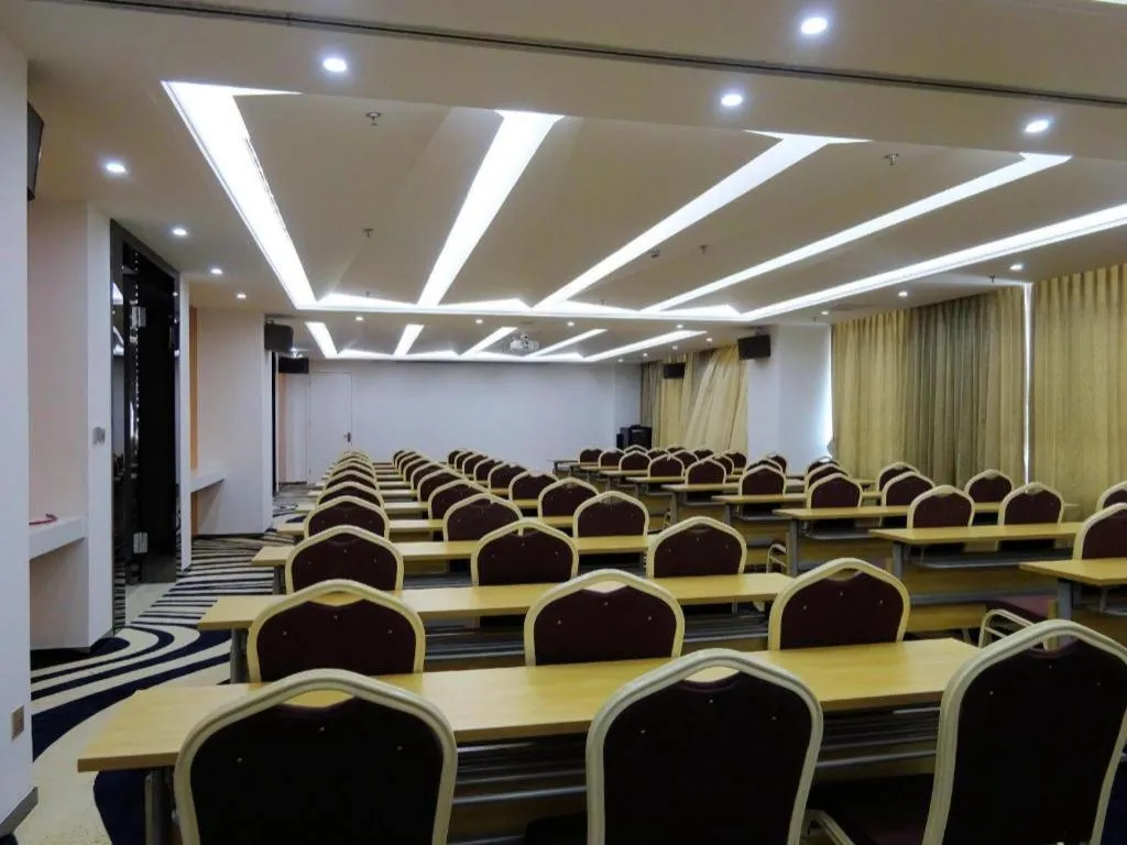 Holiday Villa Hotel & Residence Shanghai Jiading