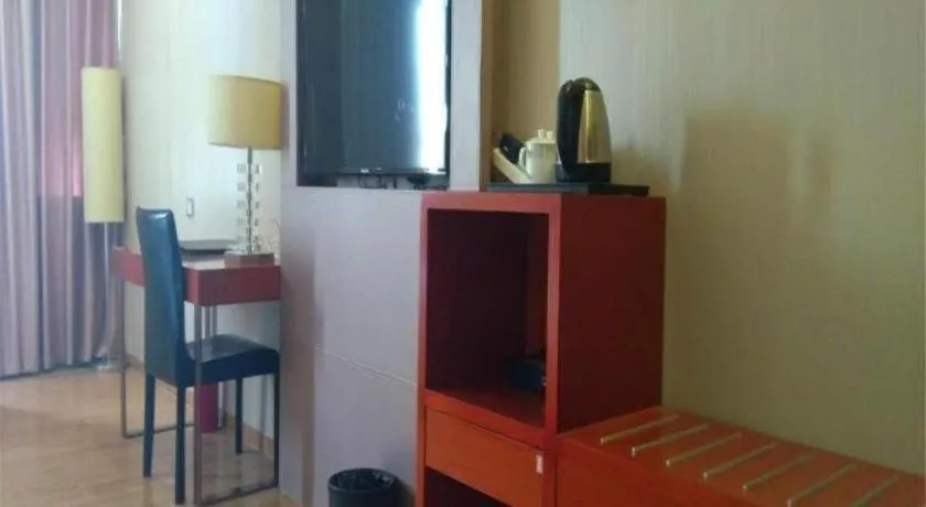 TIE LV Holiday Hotel