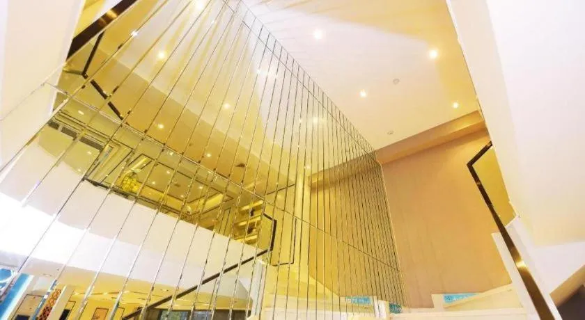 Xana Hotelle Chengdu East Railway Station Kaide Plaza