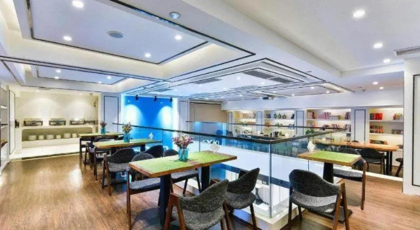 Xana Hotelle Chengdu East Railway Station Kaide Plaza