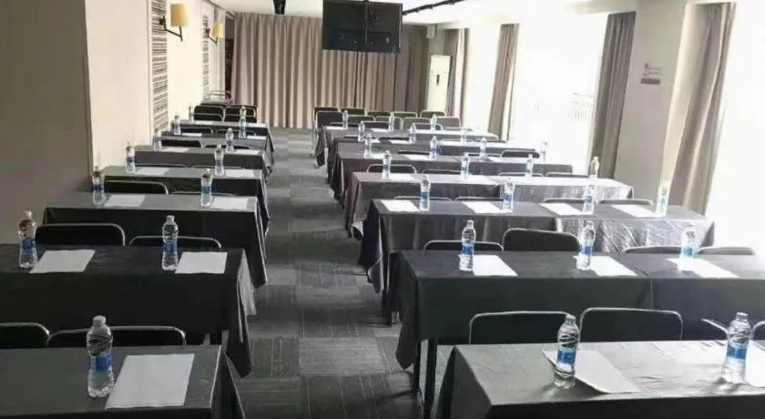 Xana Hotelle Chengdu East Railway Station Kaide Plaza