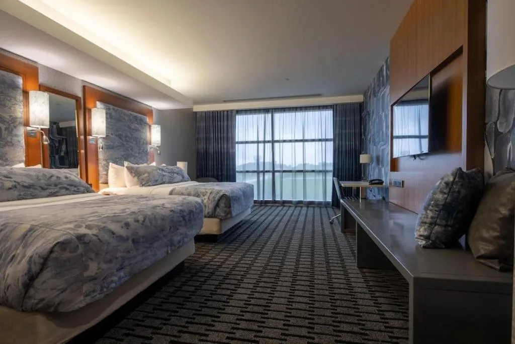 Bed in THE HOTEL AT KIRKWOOD CENTER