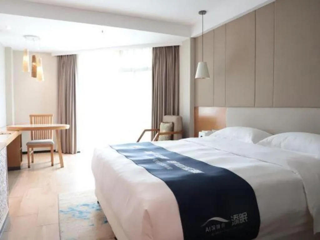 Bed in Excemon Beach Hotel Beihai
