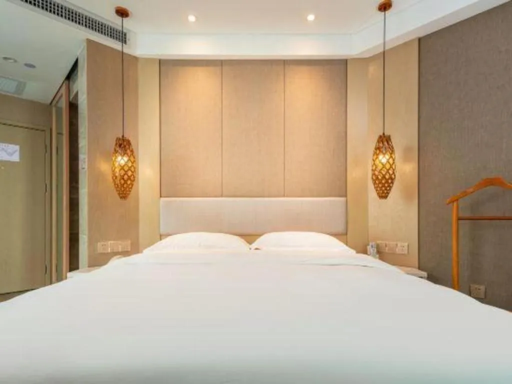 Bed in Excemon Beach Hotel Beihai