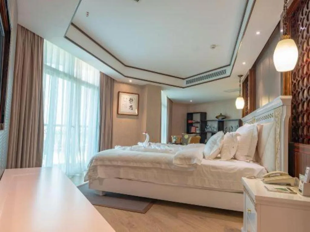 Bed in Excemon Beach Hotel Beihai