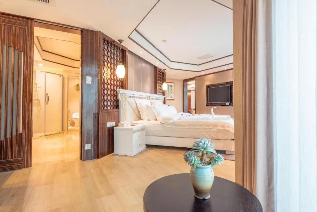 Bed in Excemon Beach Hotel Beihai